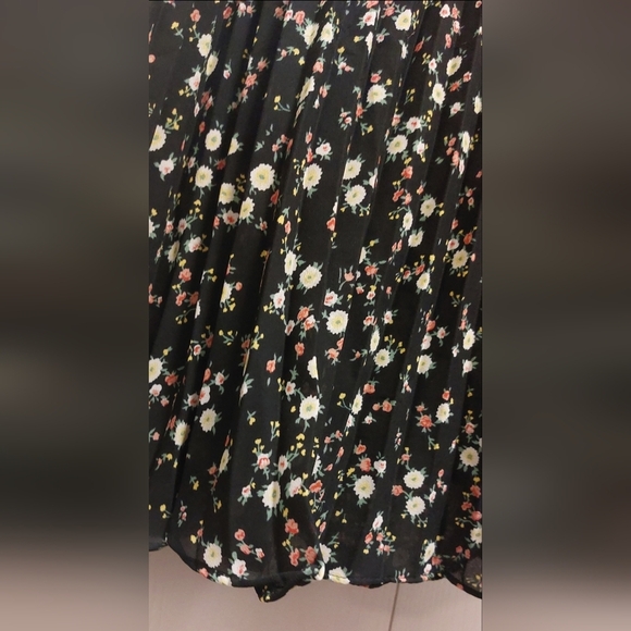 Metropolitan New York Vintage Black Pleated Floral Full Skirt Size Large Boho - Picture 4 of 5